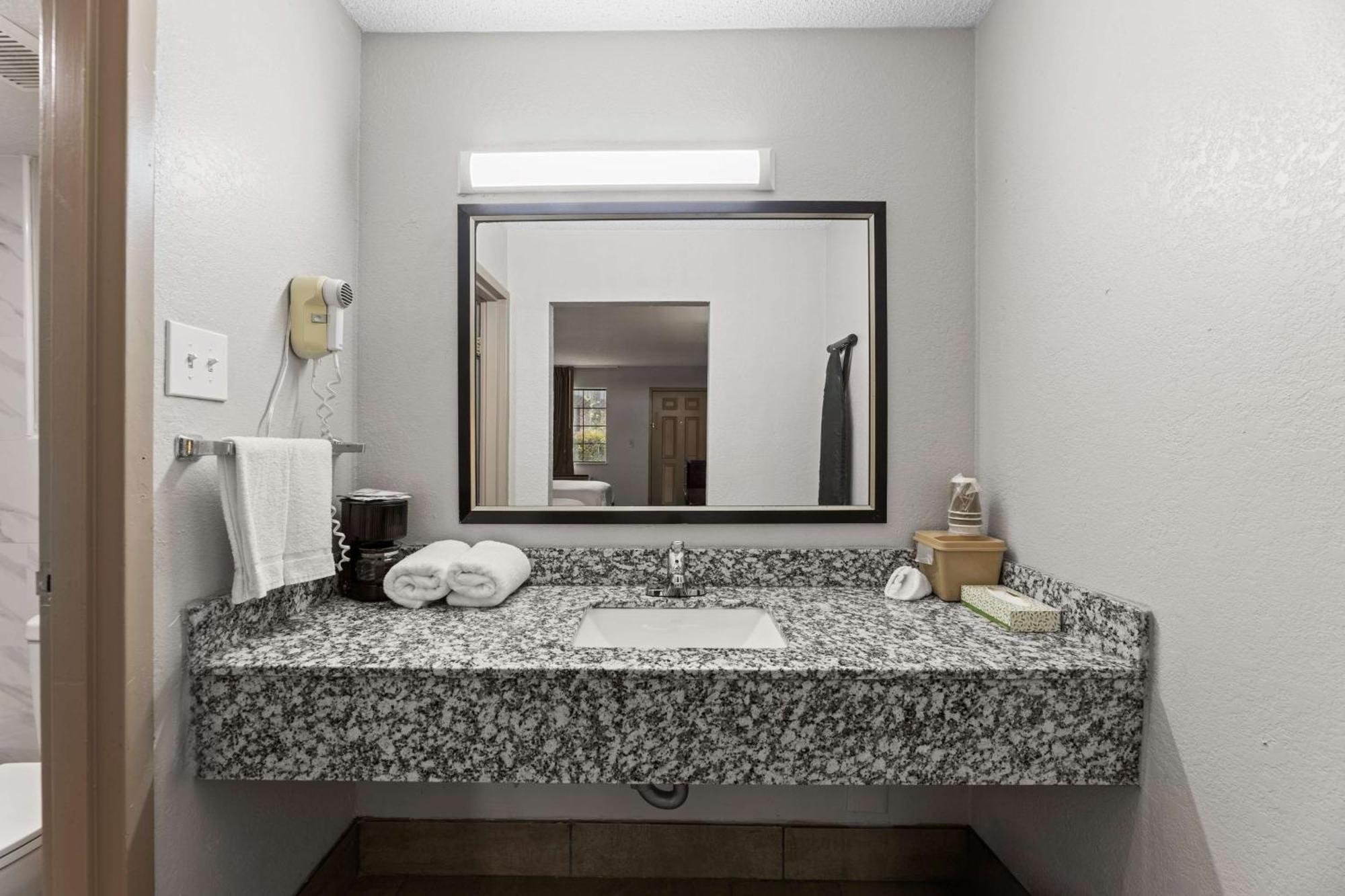 Americas Best Value Inn Fort Worth/Hurst Richland Hills Kültér fotó